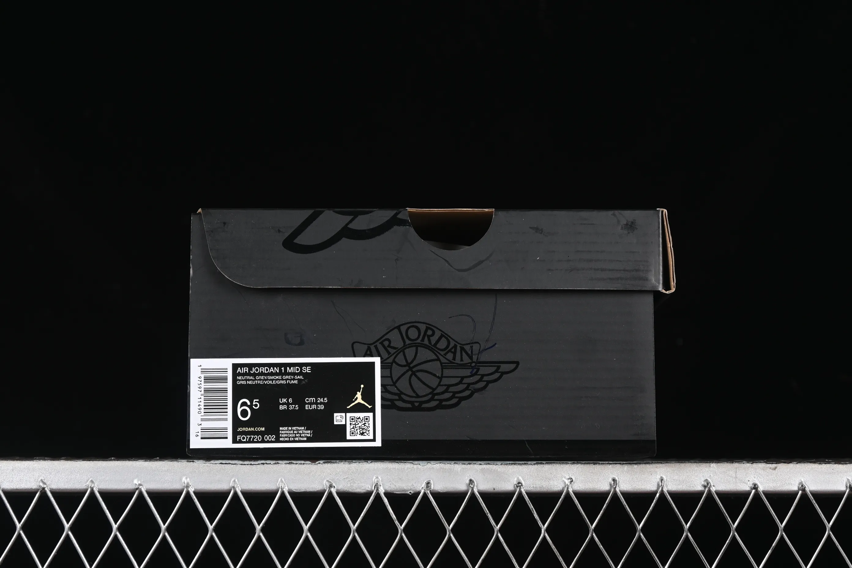 All categories Air Jordan Jordan series basketball shoes Air Jordan 1 Mid Air Jordan 1 Mid AJ1 Joe 1 white and gray color Zhongbang basketball shoes FQ7720-002